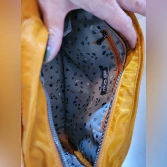 Lug Bag - Burnt Orange Wings - Picture 8 of 9